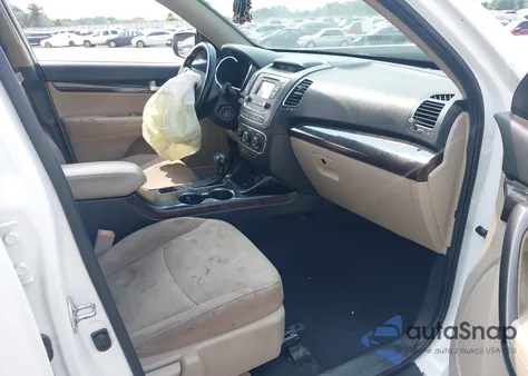 2014 Kia Sorento Lx z USA, uszkodzony, nr VIN 5XYKT3A62EG500134